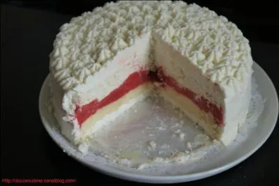 Vacherin ! Ce nom désigne à la fois plusieurs sortes de fromages et un gâteau.