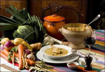 La garbure béarnaise ne contient pas de confit de canard.