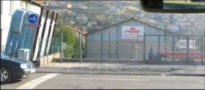 Ce panneau indique :