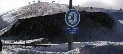 Pour pouvoir circuler sur cette route, je peux équiper mon véhicule : 
de chaînes à neige.