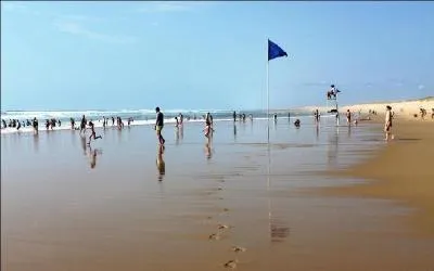 Quel est le nom de la station balnéaire de Saint-Julien-en-Born ?