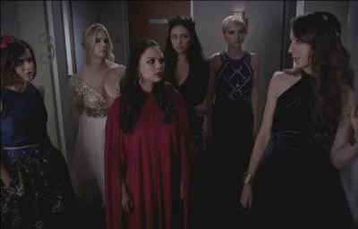 Qui r&eacute;ussit &agrave; "d&eacute;couvrir" le code pour acc&eacute;der &agrave; la salle o&ugrave; les Liars pourront voir Alison par retransmission vid&eacute;o ?