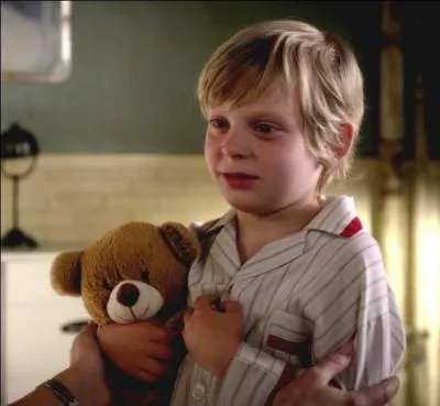 Pourquoi Kenneth DiLaurentis pensait que Charles n'&eacute;tait pas stable mentalement ?