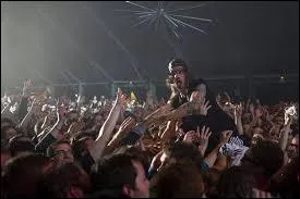 Quel festival de la région Centre fait la part belle aux nouveaux talents ?