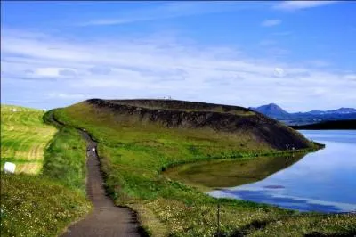 Dans quel pays trouve-t-on le lac M&yacute;vatn ?