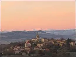 Commune auvergnate de l'aire urbaine de Clermont-Ferrand, Egliseneuve-près-Billom se situe dans le département ...