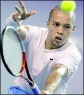 Comment s'appelle ce tennisman né à Casablanca le 19 octobre 1973 ?
