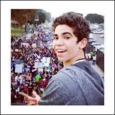 Par qui est-il joué ?