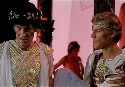 Quel empereur l'adopta après la mort de ses parents ?