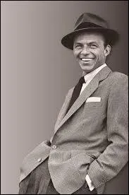 Combien d'albums Frank Sinatra a-t-il vendus au total ?