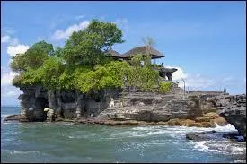 Quel régime fut adopté par l'État ?