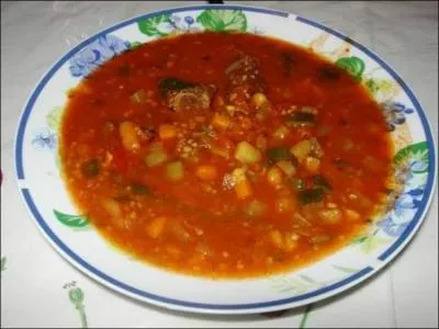 Quel est le nom de cette soupe à base de mouton, vermicelles et légumes ?