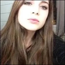 Comment s'appelle cette youtubeuse beauté ?