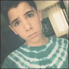 Qui est ce jeune youtubeur ?