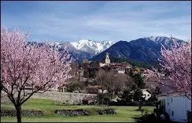 Vernet-les-Bains est une ville thermale de la région ...