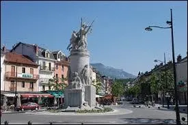 Où se situe la ville thermale d'Aix-les-Bains ?