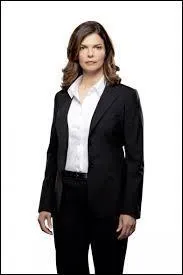 Spencer Reid invite quel membre de l'équipe à aller voir un match des Redskins ? (Attention ne pas se fier à l'image)