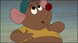 Quel souriceau trouve-t-elle au début du Disney ?