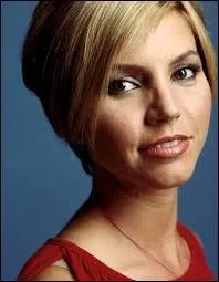 Qui tient lieu de mère pour Connor ?