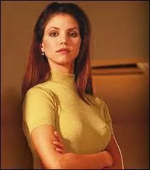 Avec qui débute-t-elle une relation, dans la saison 2 ?