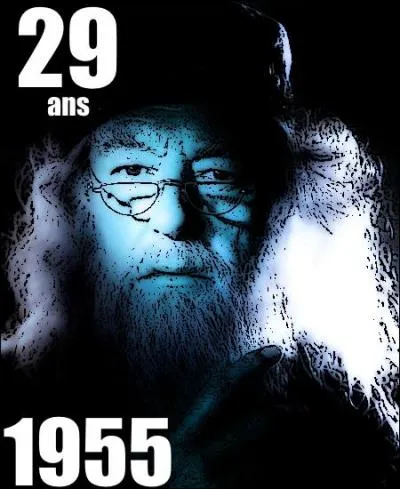 La conversation qu'il tient avec Dumbledore tourne à son désavantage quand celui-ci cite le noms des serviteurs qui l'attendent dehors. Comment le sait-il ?