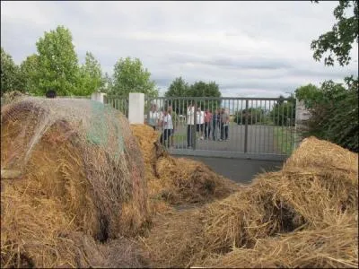 Mardi, des agriculteurs se sont mobilisés aux portes de "Vivonne Viandes". Pour quelle raison ?
