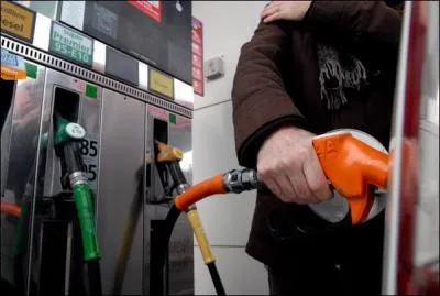 Au 1er janvier, avec la nouvelle région, les habitants du Poitou-Charentes devront se passer de l'avantage fiscal sur les carburants. De combien sera le surcoût ?