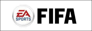 Quels sont les deux joueurs qui apparaissent sur la boîte du jeu FIFA 16 ?