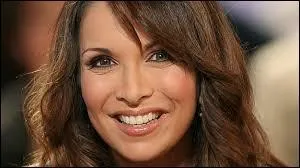 Qui a-t-elle interprété dans la comédie musicale Notre-Dame de Paris ?