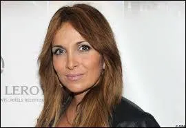 En 1996, où s'installe-t-elle ?