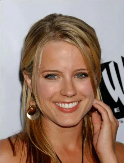 Qui n'a jamais embrassé Lauren ?