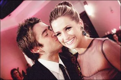 Où Queen et Clay se rencontrent-ils ?