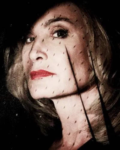 Avec qui Fiona entame une relation ?