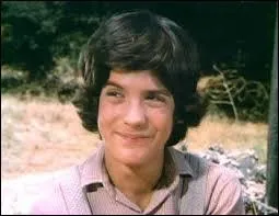 À l'anniversaire de qui fut-il invité ?