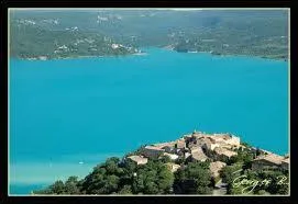 Je vous emmène à la découverte de Sainte-Croix-de-Verdon, et de son Lac de Sainte-Croix. Commune de la région P.A.C.A., elle se situe dans le département ...