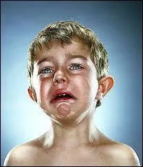 Cette phrase est-elle correctement écrite : "Le pauvre garçon, il s'est fait grondé par ces parents." ?