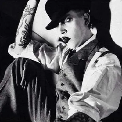 Quel âge a Marilyn Manson cette année ? (2015)