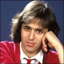 Il chantait " Les derniers seront les premiers " et les premiers sont toujours restés les premiers....alors quel est ce chanteur ?