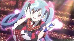 Quel AKB a un fusil tatoué dans le bras ?