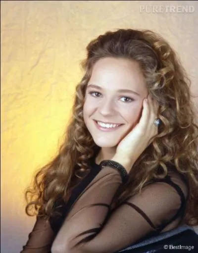 Quel était le prénom du personnage principal dans le sitcom "Premiers baisers" ?