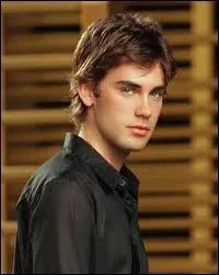 Dans quelle saison Chris apparaît-il pour la première fois ?