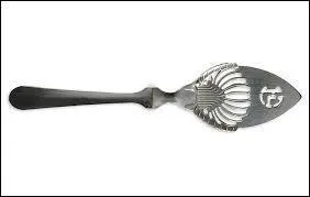 Comment s'appelle la cuill&egrave;re pr&eacute;sent&eacute;e sur la photo ?