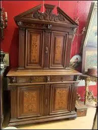 Parmi les trois propositions, trouvez lequel d&eacute;signe le nom d'un buffet ou l'on range et ou l'on expose la vaisselle ?