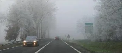 J'allume, ici, les feux de croisement