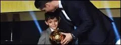 Quel âge a l'enfant de Cristiano Ronaldo en août 2015 ?