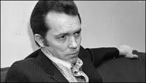 4 ao&ucirc;t - Comment cet homme n&eacute; le n&eacute; le 5 novembre 1936 &agrave; Phil Campbell s'appelle-t-il ?