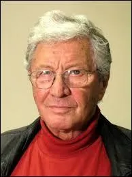 9 ao&ucirc;t - Cet homme est d&eacute;c&eacute;d&eacute; &agrave; l'&acirc;ge de 85 ans, il a r&eacute;alis&eacute; de nombreux film, "Le Petit Lord Fauntleroy" (1980), "Man Friday" (1975), "Le Tigre du ciel " (1976), "La Grande menace" (1978) et encore "Heavy Weather" (1995). Trouvez le nom de ce r&eacute;alisateur n&eacute; le 28 juin 1930 &agrave; Londres ?