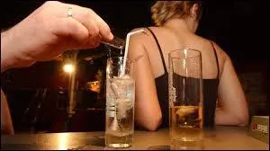 Le GHB est une substance destinée à procurer un côté désinhibant et euphorique proche d'une légère ivresse. Certains individus malveillants utilisent aussi ce produit afin d'obtenir un comportement docile de certaines jeunes femmes qui se feront malheureusement abuser sans pouvoir réagir... Le GHB est donc également nommé :