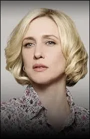 Ce même personnage est très proche de sa mère. Mais comment s'appelle-t-elle ?