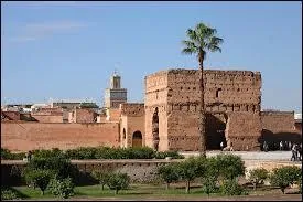 Trouvez moi le nom de ce palais construit à la fin du XVIᵉ siècle qui est situé à Marrakech au Maroc.